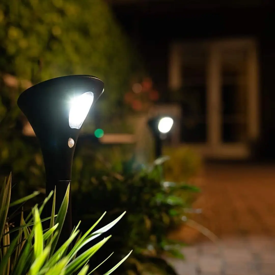 FlinQ Spike Solarlamp - 2 Stuks - Zwart - 3000K