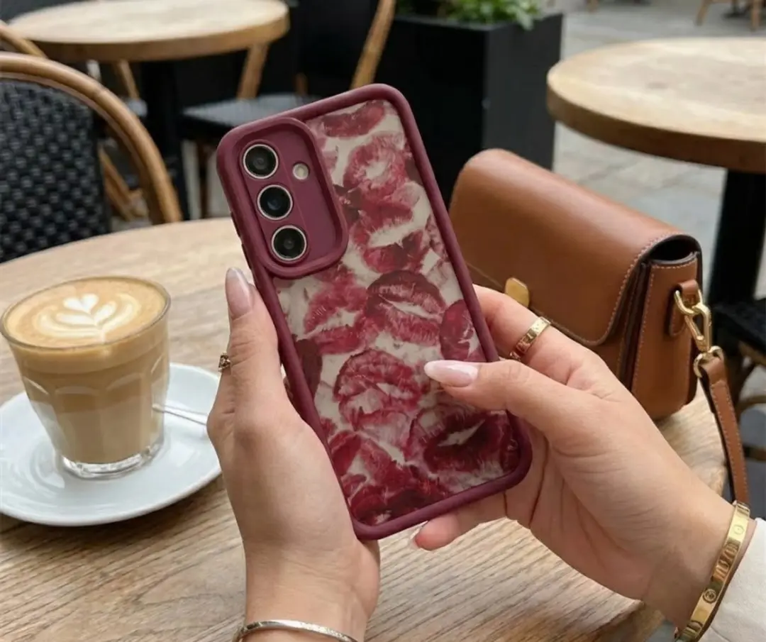 NUVEX Bordeaux Rood Telefoonhoesje Samsung Galaxy A55 - Lippenprint