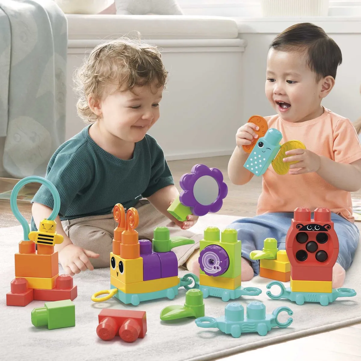 Mega Bloks Beweeg en Swing Rups - 30 Bouwstenen
