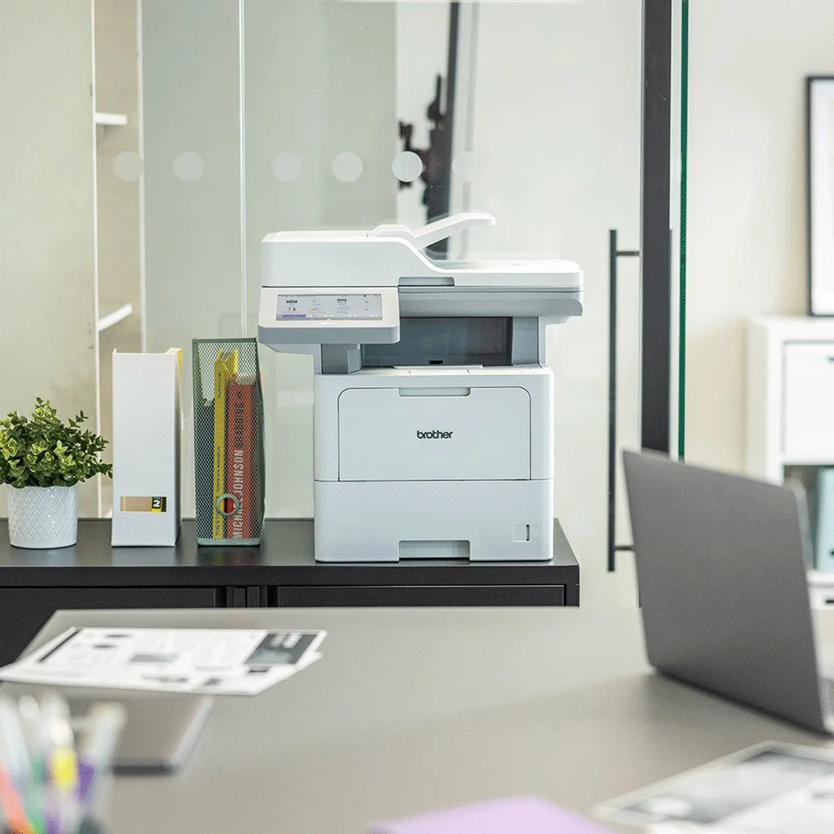 Brother MFC-L6910DN All-in-one Laserprinter - 520 Vel