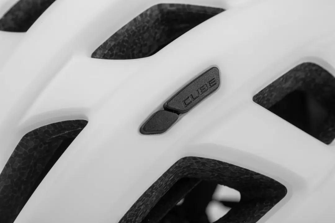Cube Road Race Helm - 24 Ventilatiegaten - 53-57cm - Wit