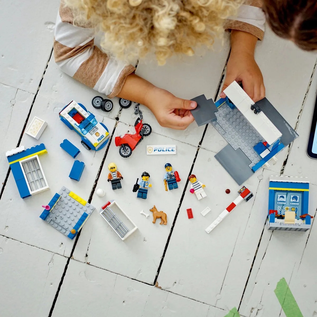 LEGO City Achtervolging Politiebureau Bouwset 60370 - Meerkleurig - afbeelding 4 van 6