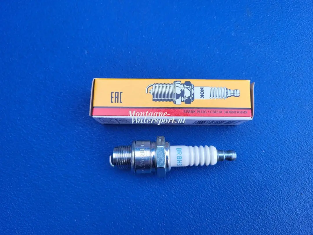 NGK Standard Br8Hs Bougie