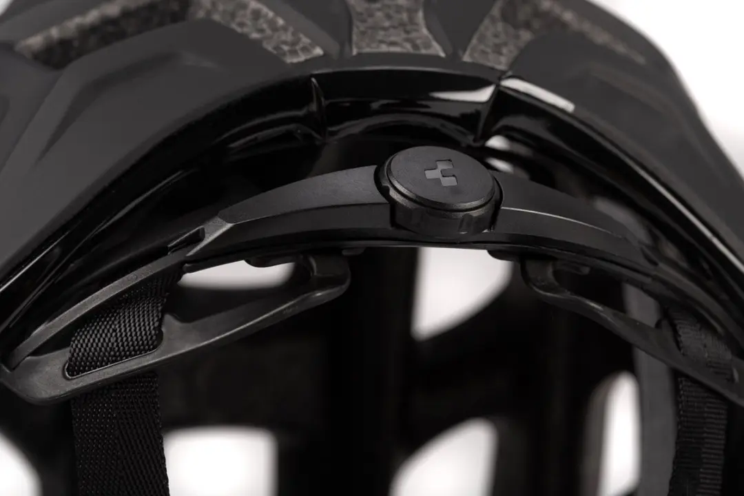 Cube Road Race Helm - 24 Ventilatiegaten - 53-57 cm - Zwart