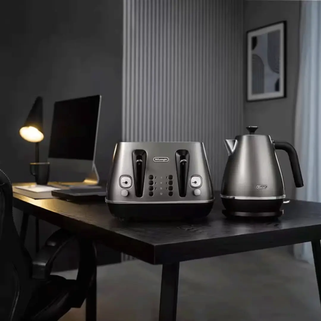 De'Longhi KBIN2001.TB Waterkoker 2000W - 1,7L - Titanium