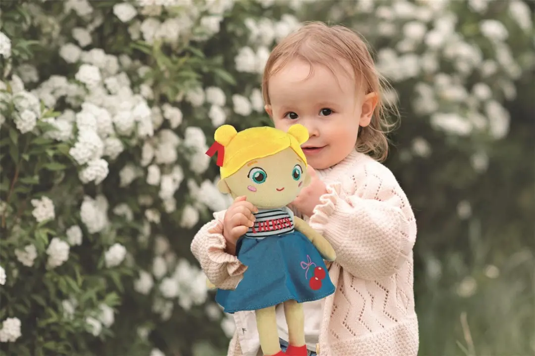 Clementoni Baby Soft Doll Cherry Terry Knuffelpop - Multikleur