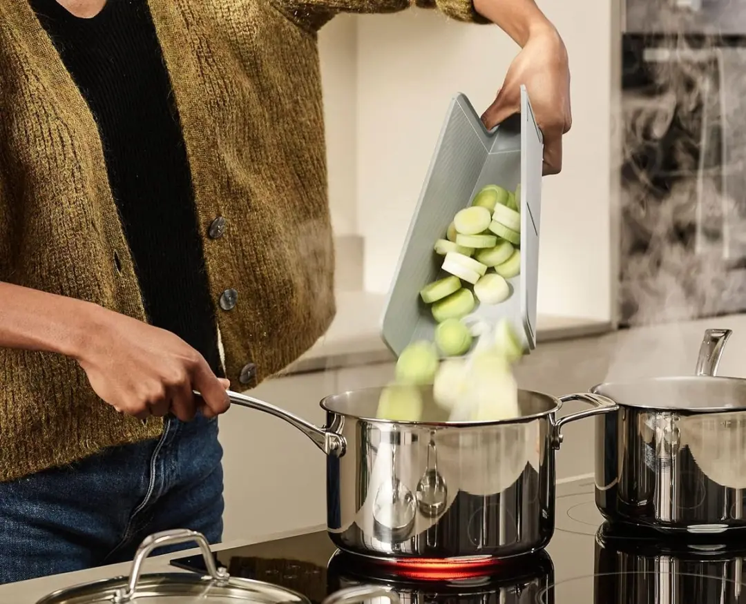 Joseph Joseph Chop2Pot Plus Opvouwbare Snijplank - Zwart