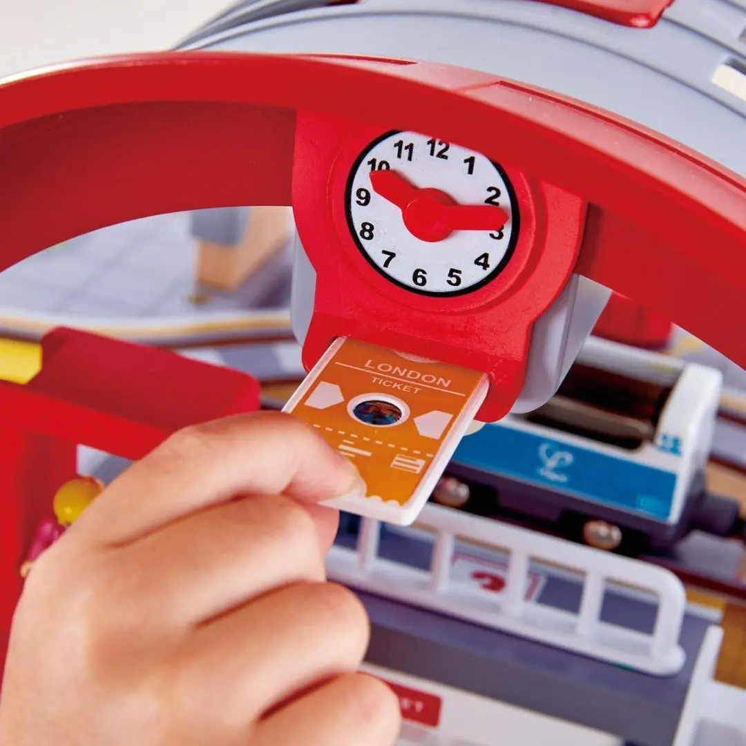 Hape Grand City Station Houten Treinstation 26 Onderdelen - 45+ Kleuren - afbeelding 6 van 6