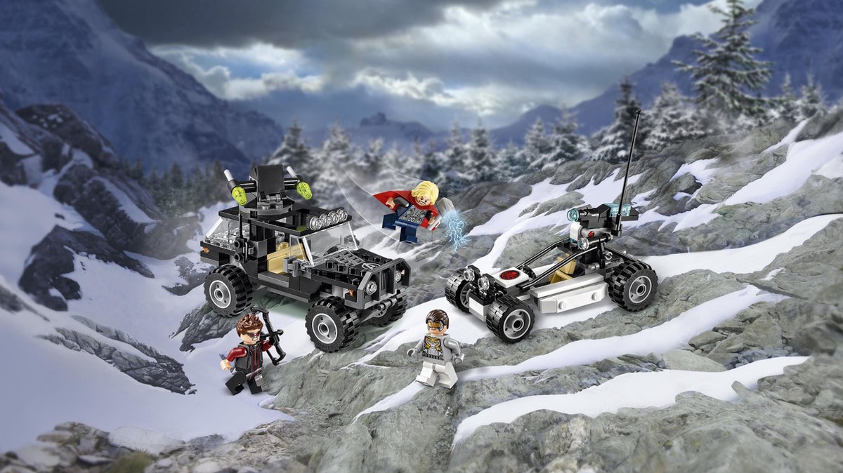 76030 LEGO Hydra Showdown Hawkeye Thor
