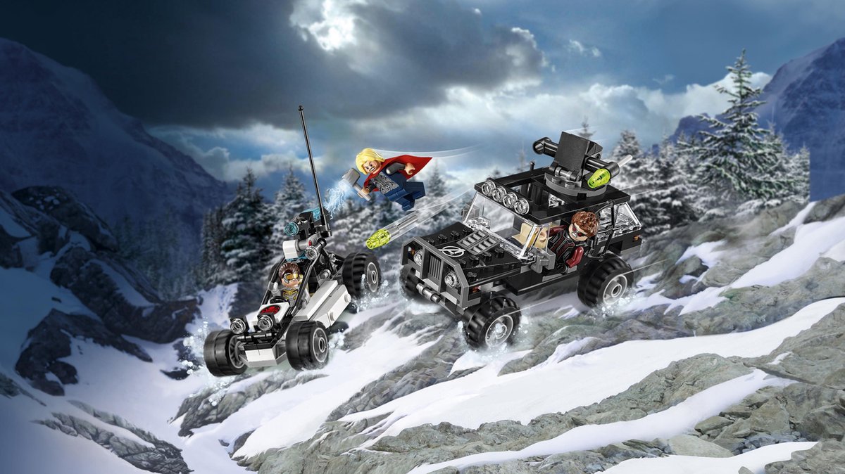 76030 LEGO Hydra Showdown Hawkeye Thor