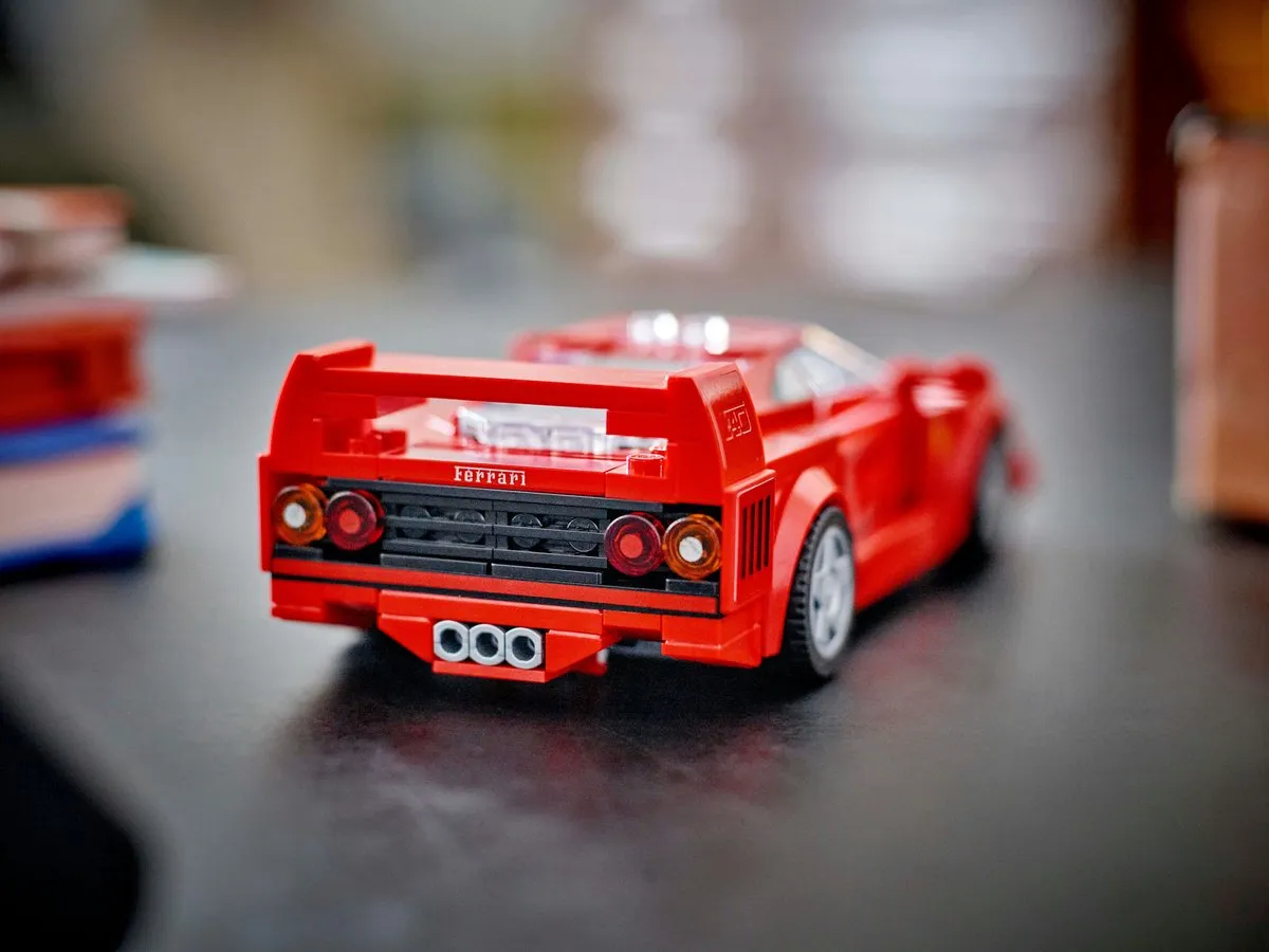 LEGO Speed Champions Ferrari F40 76934 - 318 Stukken - 1 Minifiguur