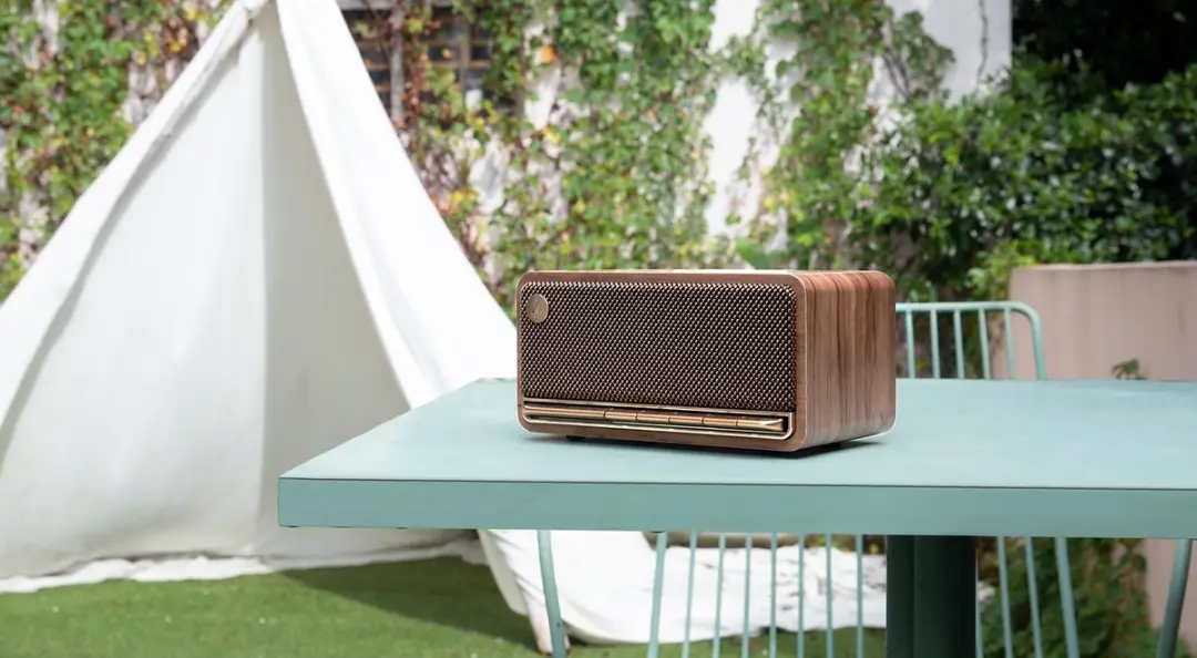 Edifier MP230 Retro Bluetooth Speaker - 20W - Hout