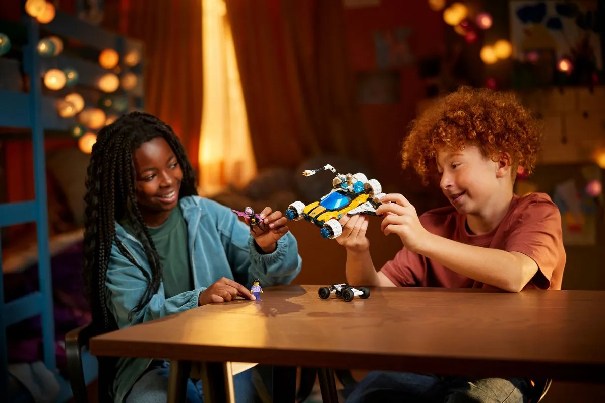 LEGO DREAMZzz De Ruimteauto van Meneer Oz 71475 - 350 Stukken - 2 Minifiguren - afbeelding 4 van 6