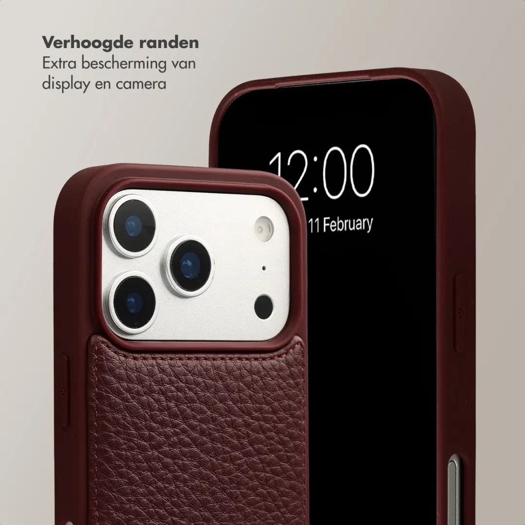 Selencia Hoesje iPhone 17 Pro - Backcover met koord - 2 Pasjes - Bold Burgundy