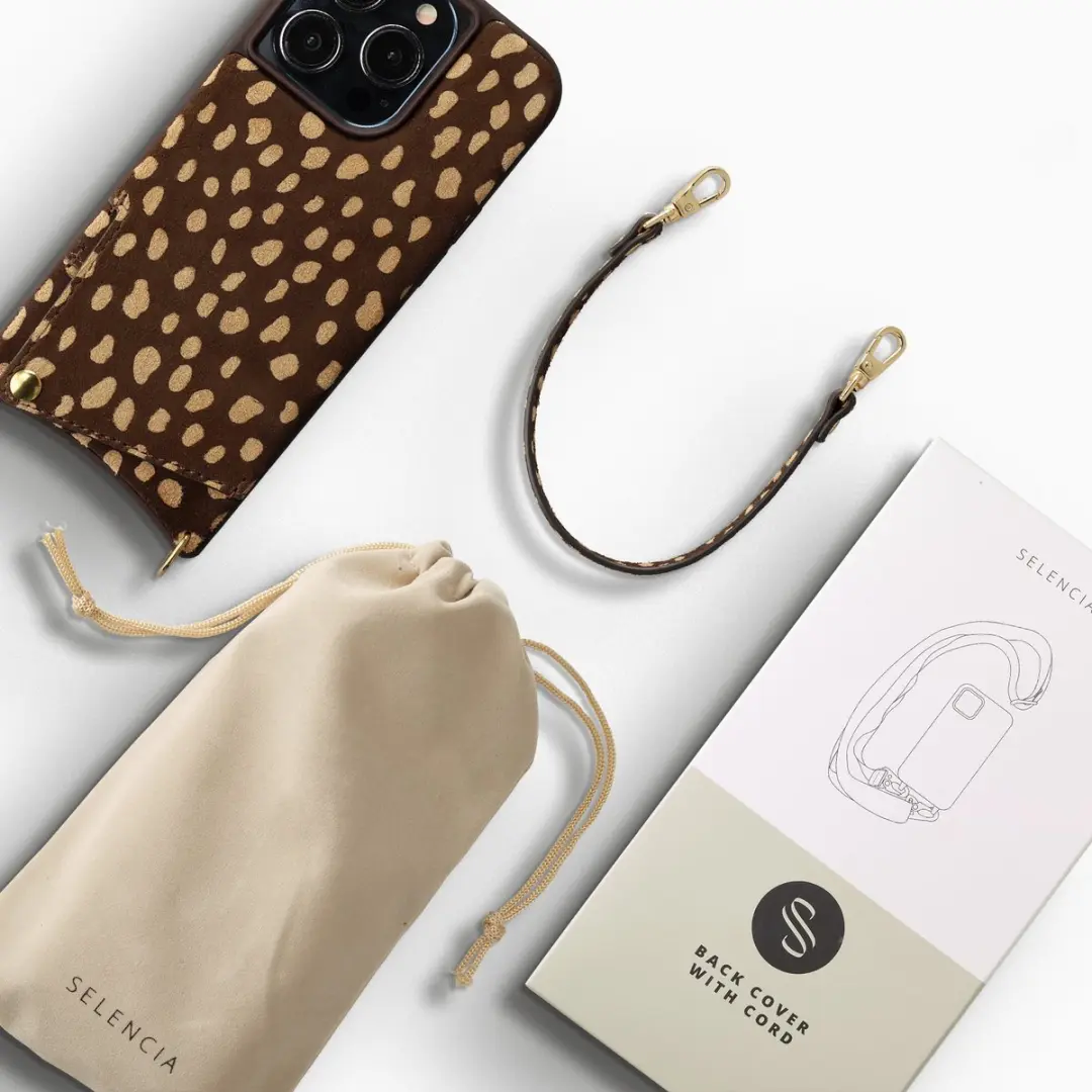 Selencia Hoesje iPhone 13 Pro - Real Leather Fawn Chic - 2 Pasjes