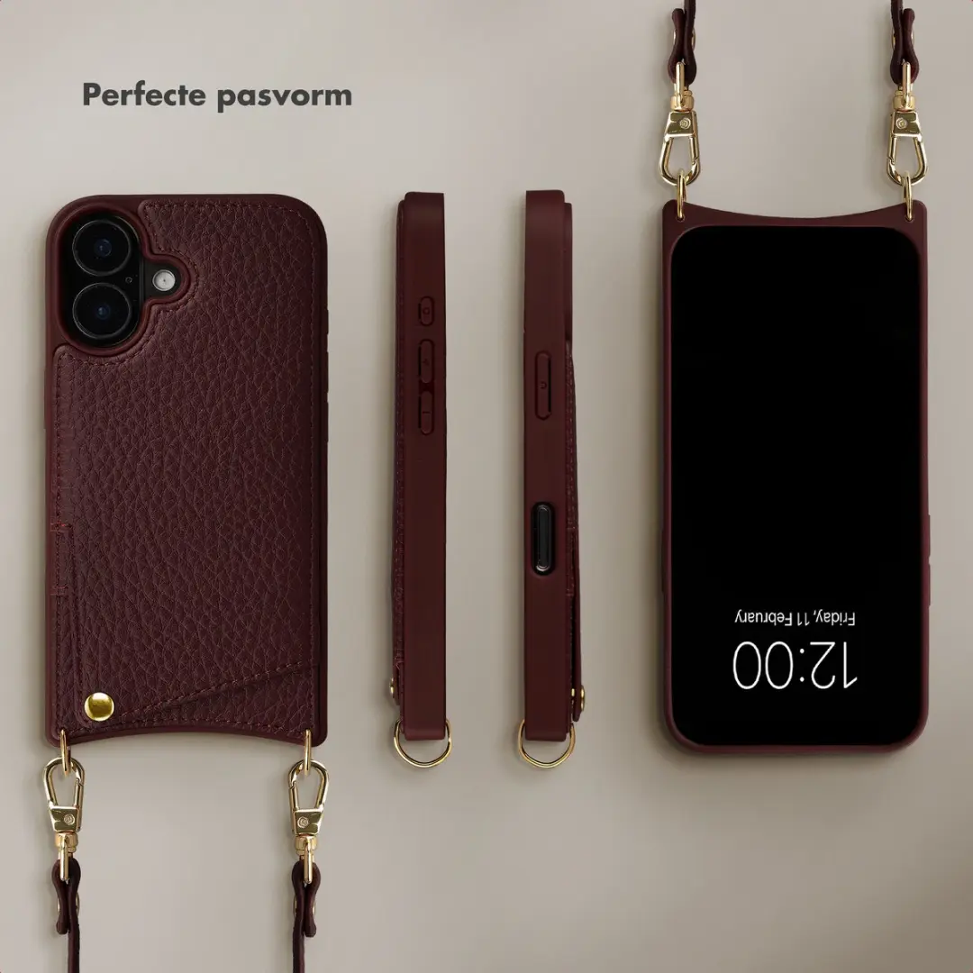 Selencia Hoesje iPhone 17 Backcover Bold Burgundy - 2 Pasjes