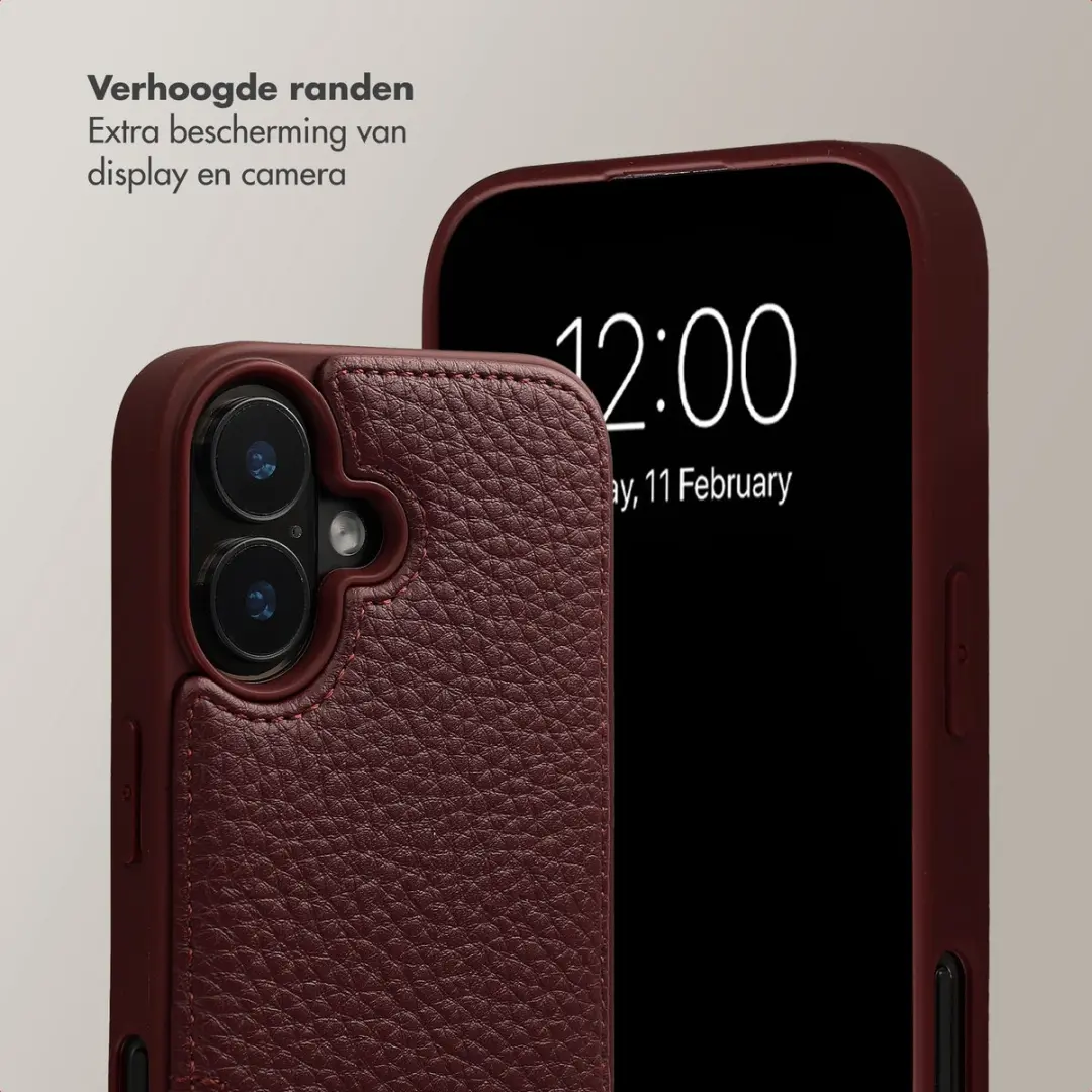 Selencia Hoesje iPhone 17 Backcover Bold Burgundy - 2 Pasjes