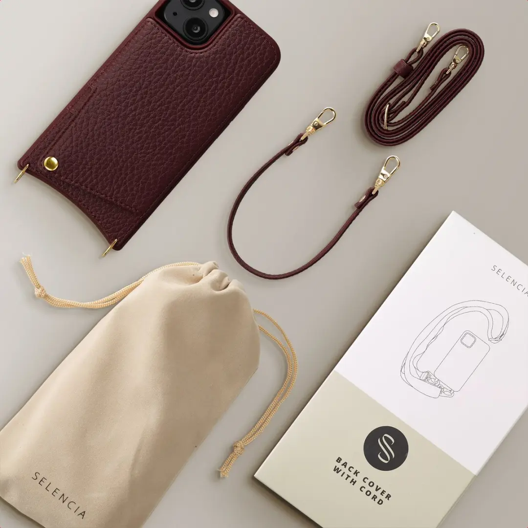 Selencia Hoesje iPhone 14/13 Backcover Bold Burgundy - 2 Pasjes