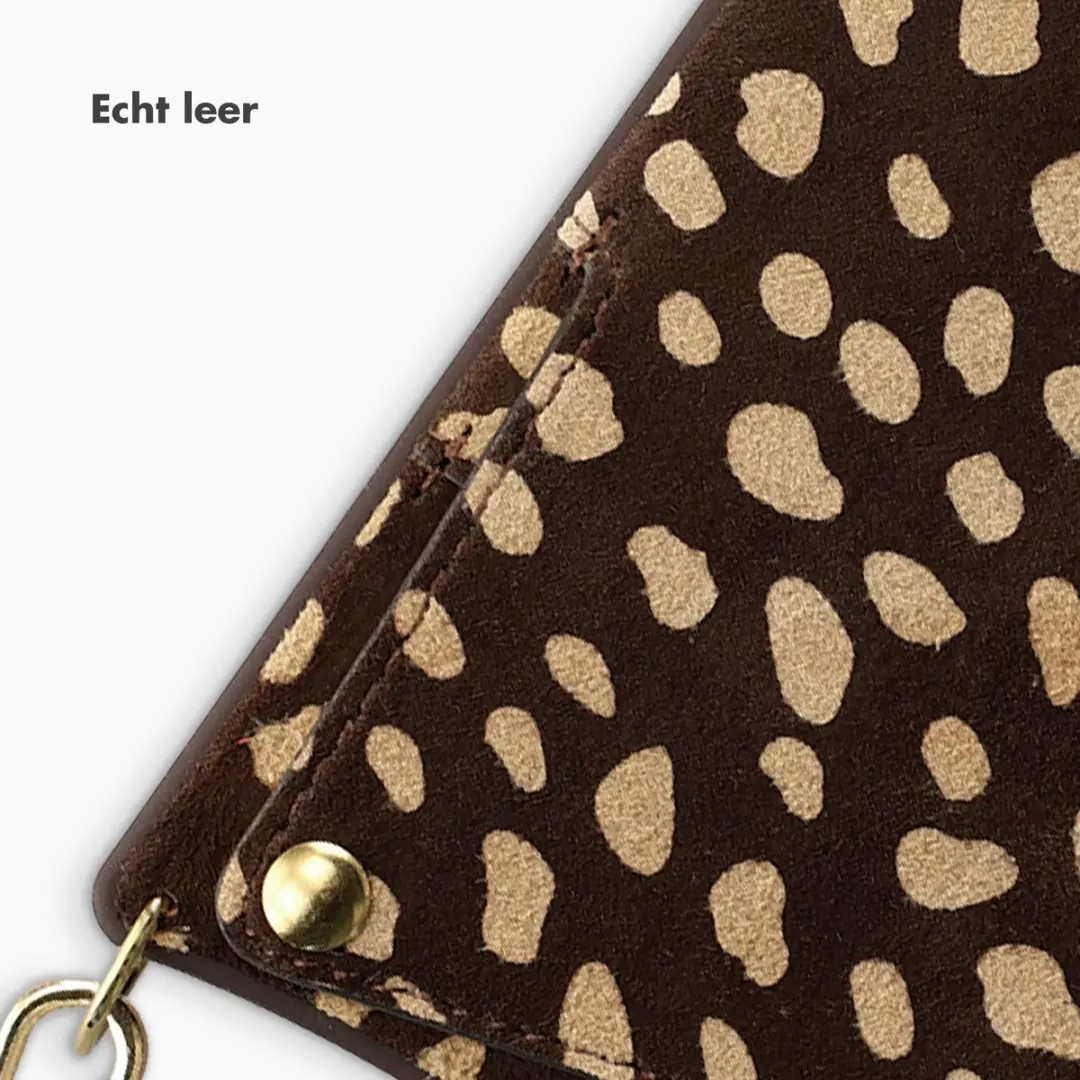 Selencia Hoesje iPhone 16 Pro - Real Leather Fawn Chic - 2 Pasjes