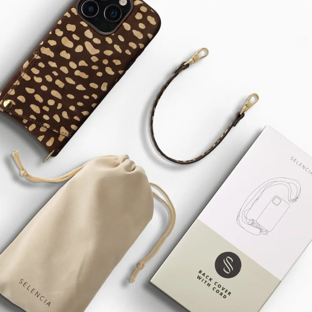 Selencia Hoesje iPhone 16 Pro - Real Leather Fawn Chic - 2 Pasjes