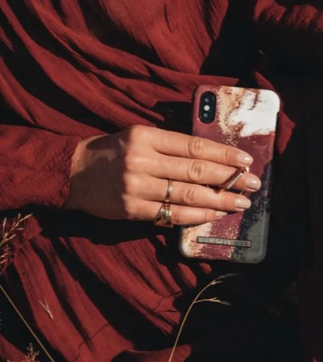 iDeal of Sweden Fashion Case iPhone 8/7/6/6s/SE - Golden Burgundy Marble - afbeelding 6 van 6