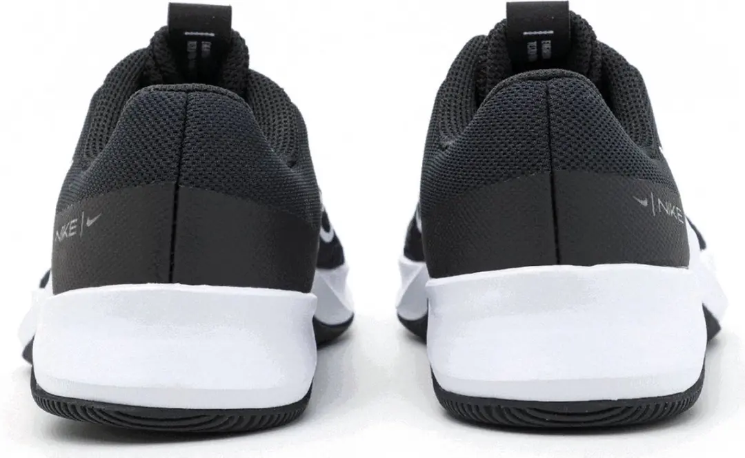 Nike MC Trainer 2 Sportschoenen Vrouwen 44 - Zwart/Wit