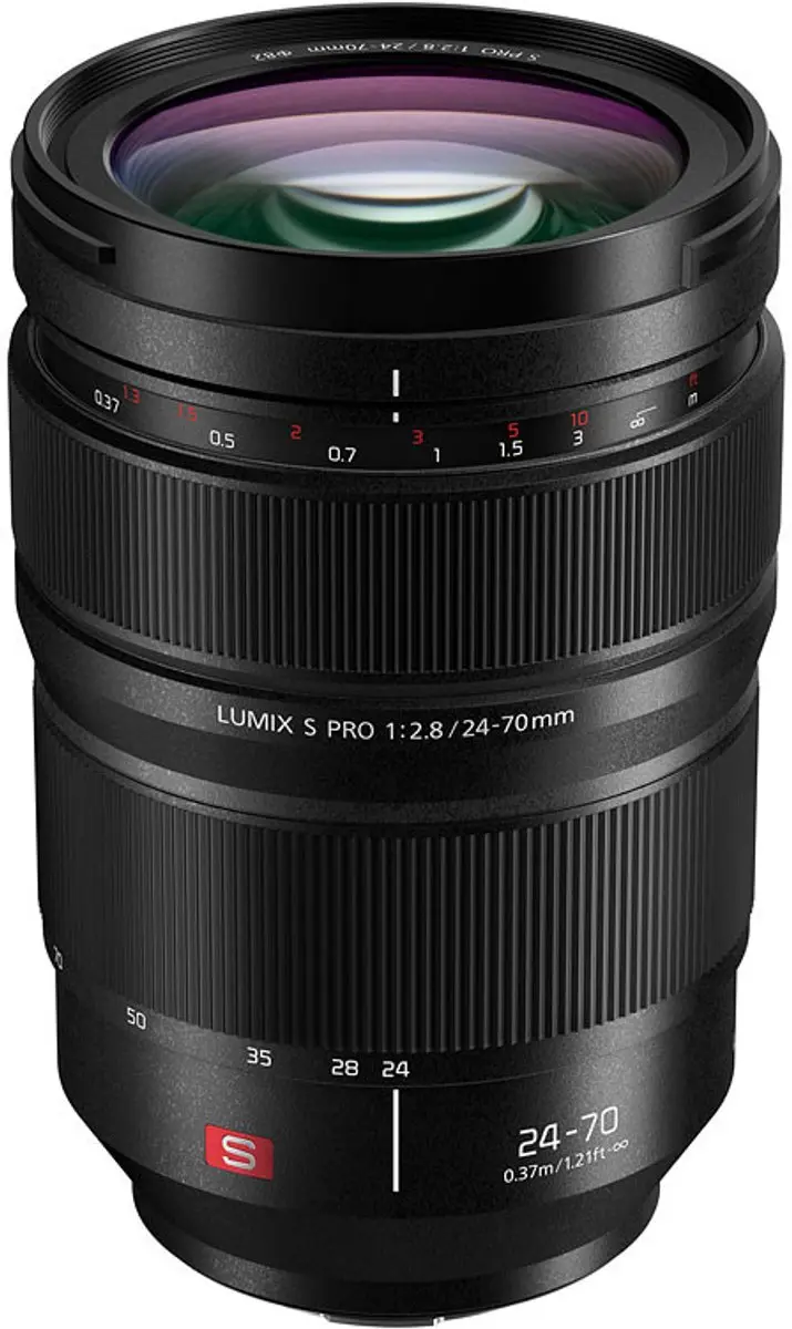 Panasonic Lumix S Pro 24-70mm f/2.8 - 82mm