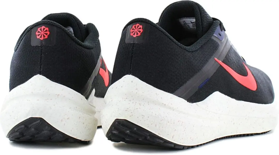 Nike Air Winflo 10 Sportschoenen - Maat 47 - Zwart/Rood - afbeelding 4 van 6