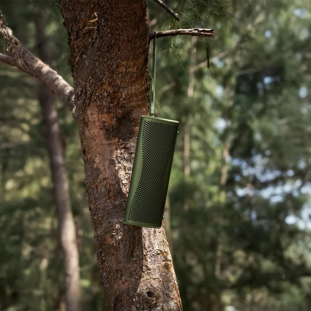 KEF Muo Draagbare Bluetooth Luidspreker 40W - Moss Green - afbeelding 6 van 6