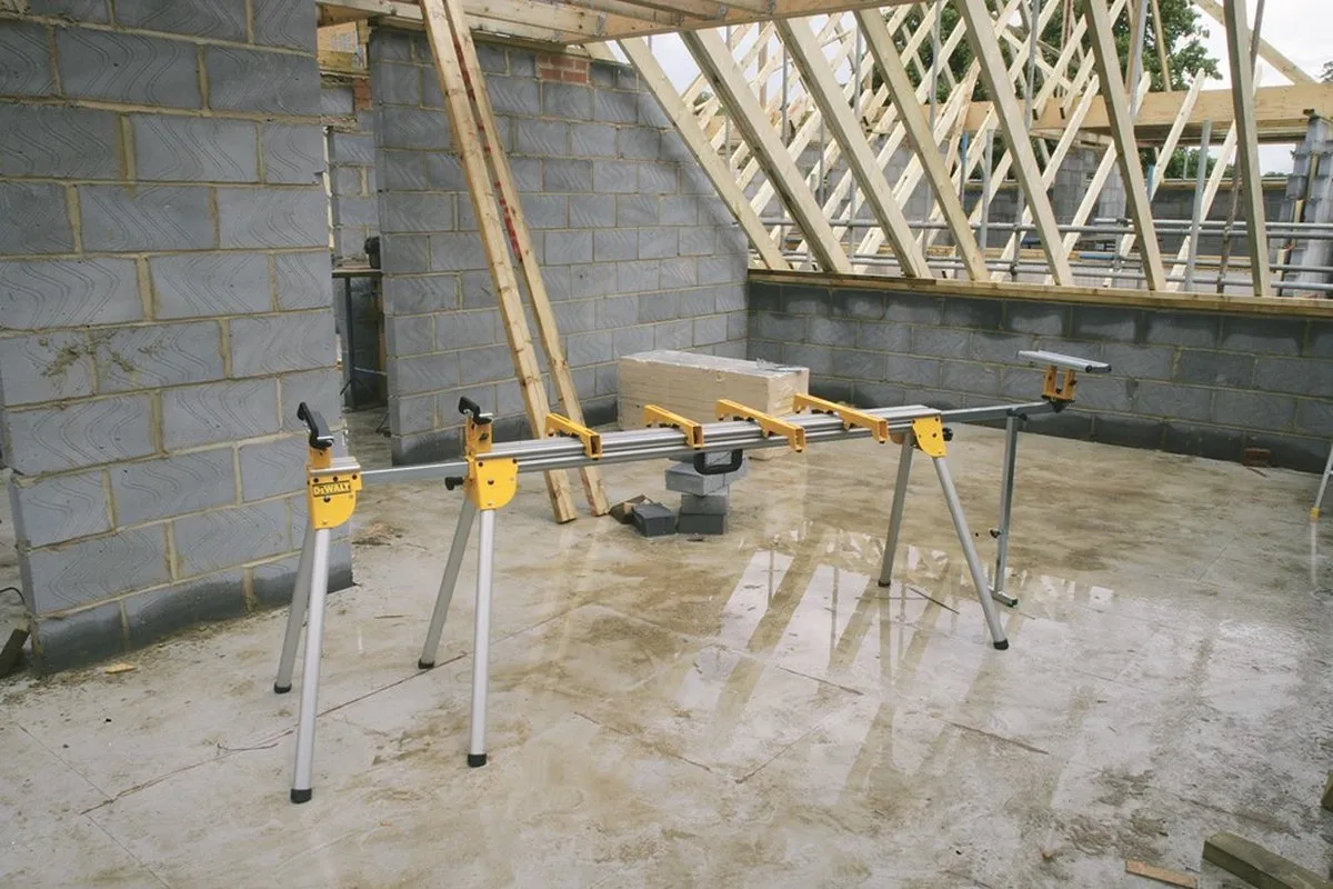 DeWalt DE7023 Onderstel voor afkortzaag - incl. montagebeugels