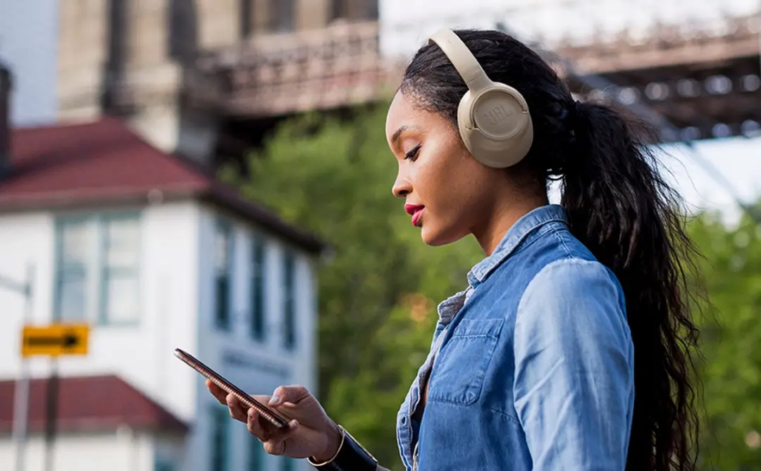 JBL Tune 730BT Over-ear Bluetooth Koptelefoon - 76 uur - Lavendel - afbeelding 6 van 6