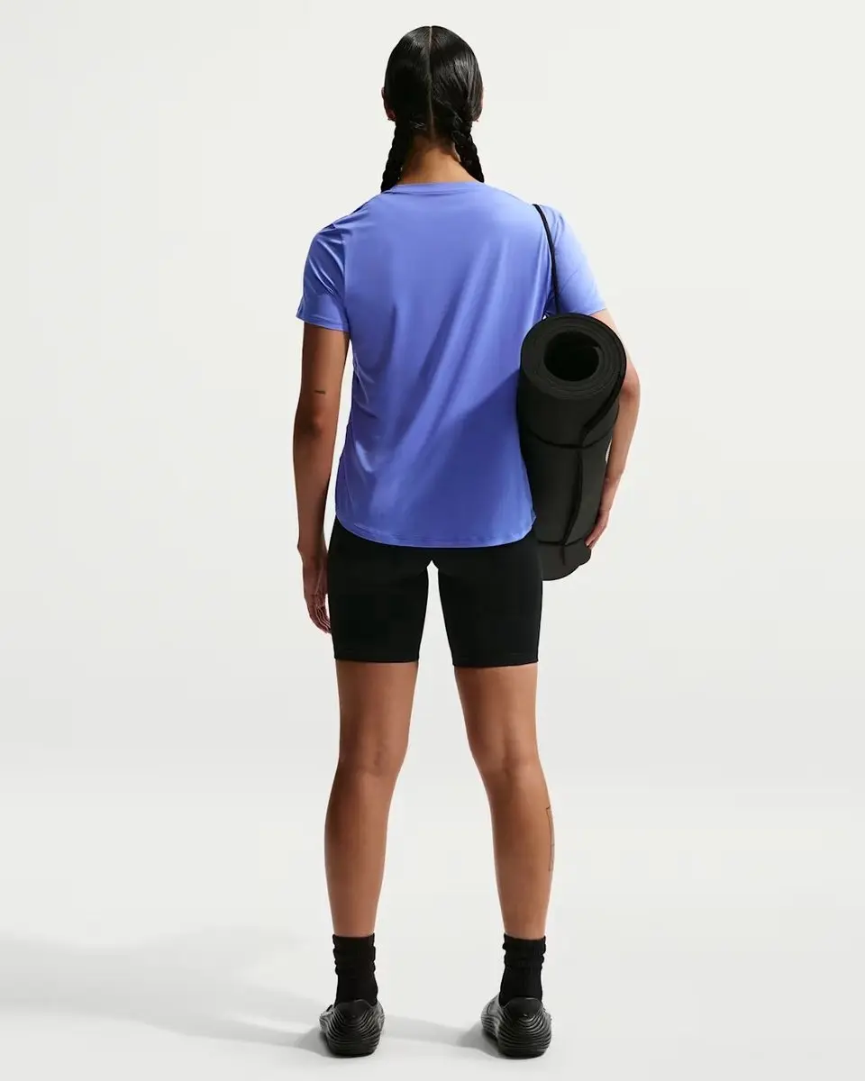 Nike One Classic Dri-FIT Sportshirt FN2798-570 - Paars M