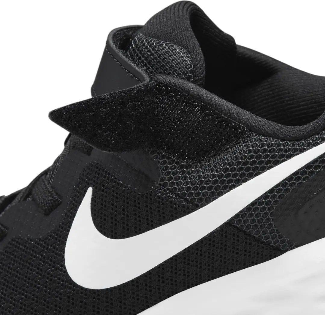 Nike Revolution 6 Next Nature Hardloopschoen 31,5 - Zwart/Wit