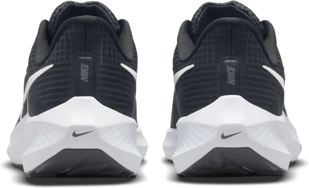 Nike Air Zoom Pegasus 39 Sportschoenen - 38.5 - Zwart/Wit