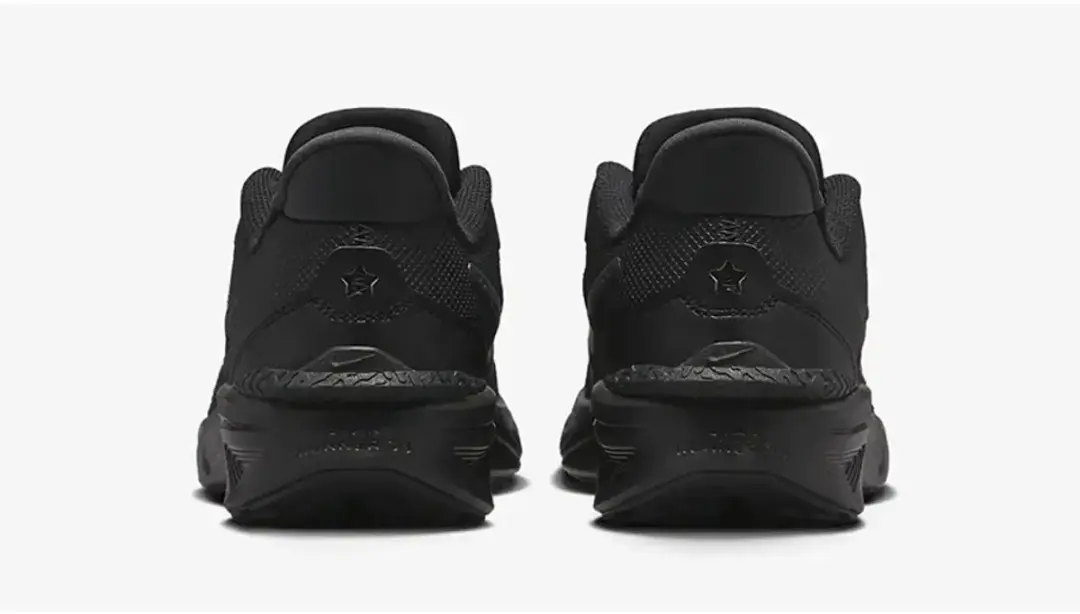 Nike Star Runner 4 NN GS Hardloopschoenen 36.5 - Zwart