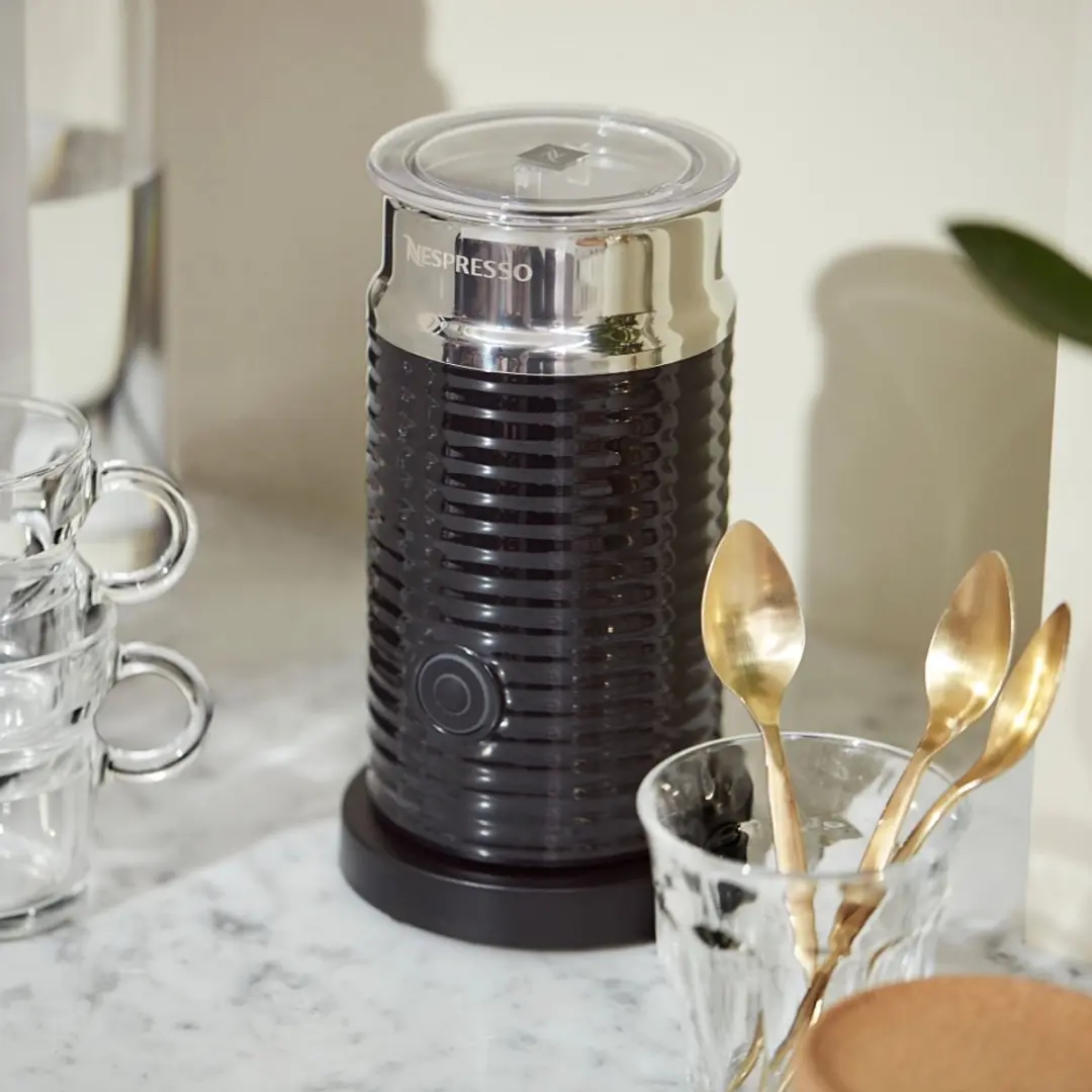 Nespresso Aeroccino 3 Melkopschuimer - 240ml - 3 standen - Zwart/Koffie