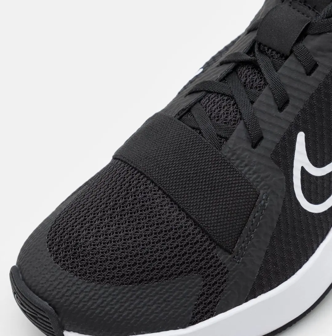 Nike MC Trainer 2 Sportschoenen - Maat 39 - Zwart/Wit