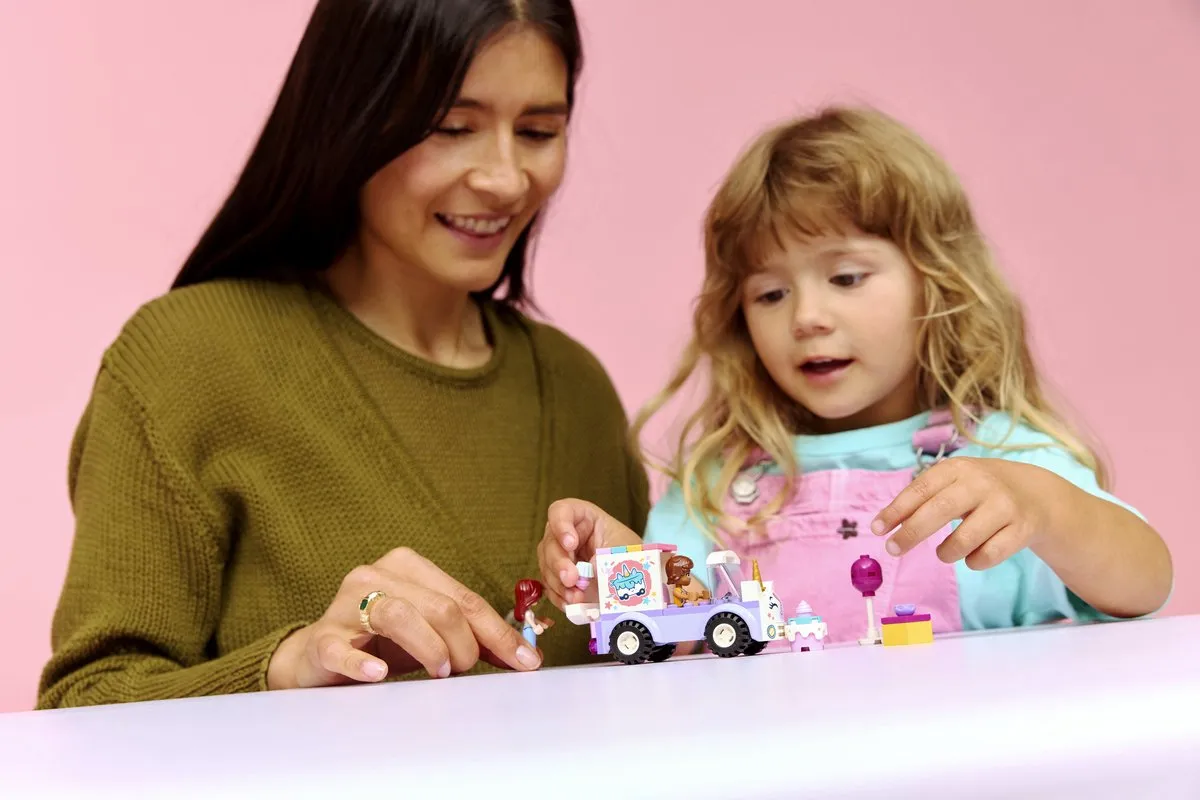 LEGO Friends Eenhoorn Taart Foodtruck - 67 Stukken - Multicolor - afbeelding 6 van 6