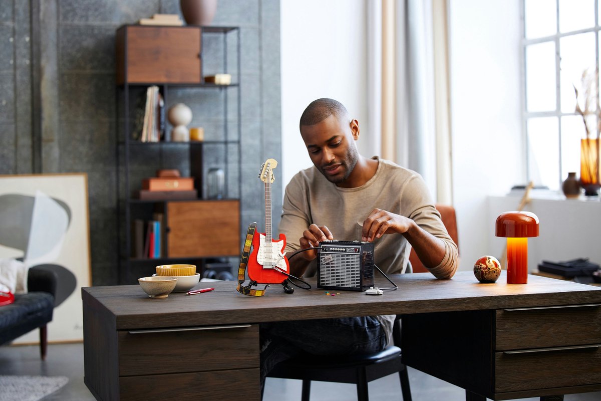 LEGO® Ideas Fender® Stratocaster™ - 21329