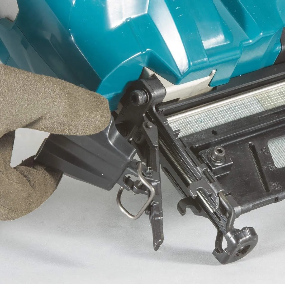 Makita DBN500ZJ 18V Brad Tacker - Nagels - afbeelding 6 van 6