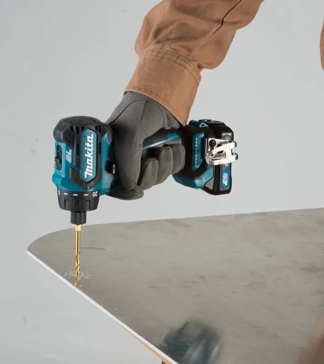 Makita DF032DZJ Boormachine 12V - 21 standen
