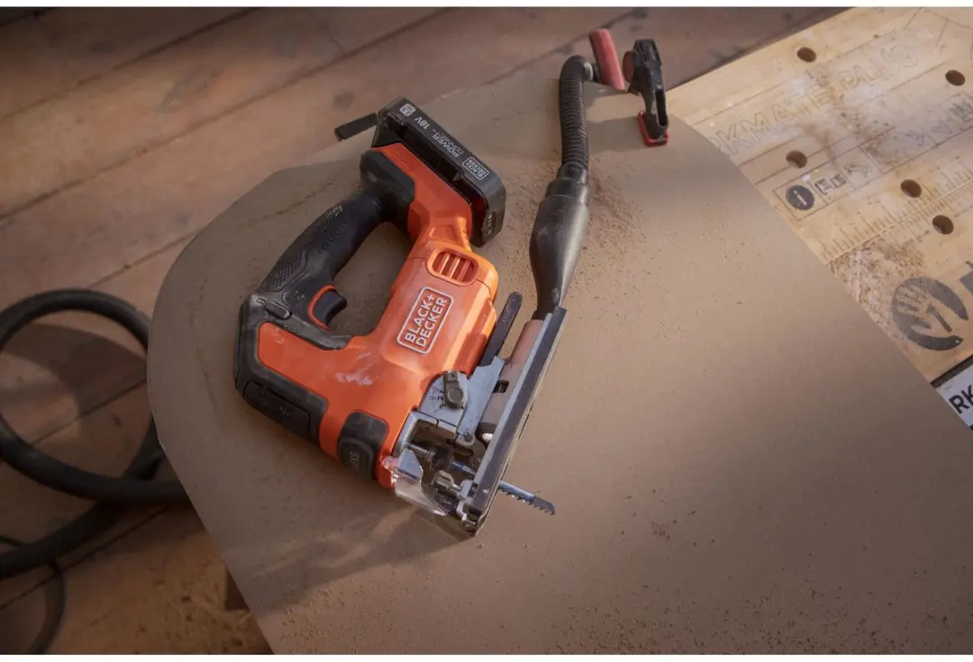 BLACK+DECKER BLCJS78E1-QW Decoupeerzaag 18V - 2.5Ah - 3 Zaagbladen
