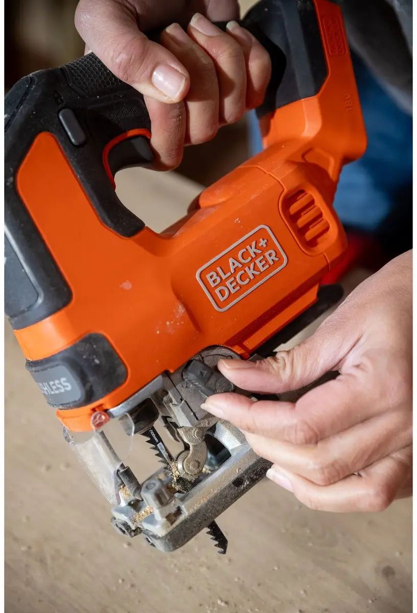 BLACK+DECKER BLCJS78E1-QW Decoupeerzaag 18V - 2.5Ah - 3 Zaagbladen