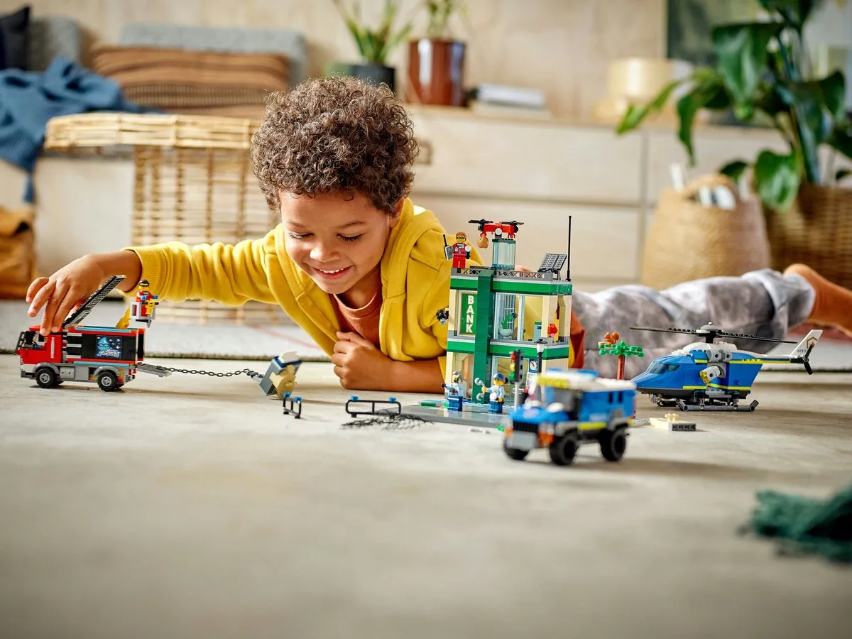 LEGO City Politieachtervolging 60317 - 915 Stukken - afbeelding 2 van 6