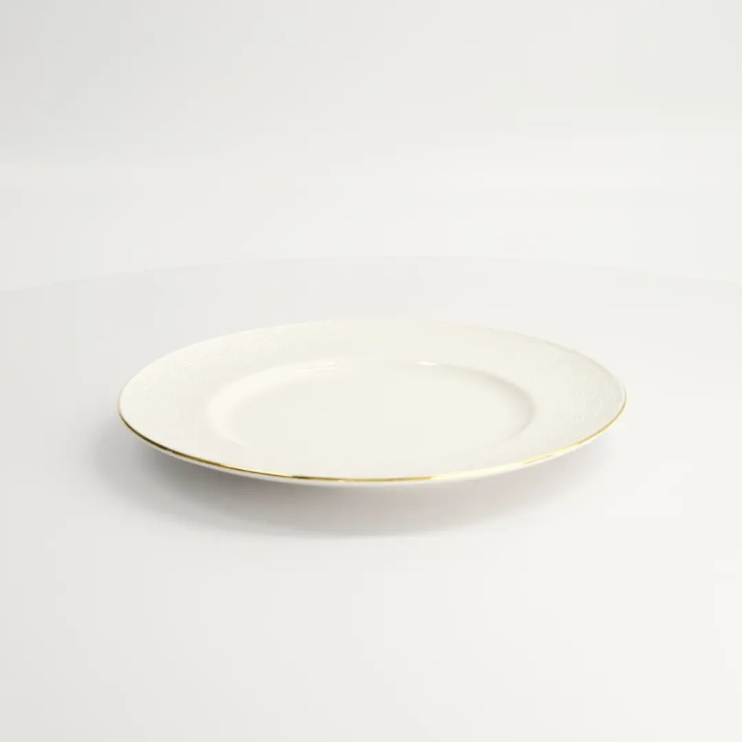 Tokyo Design Studio Nippon White Gold Rim Bord Wave 23cm - Wit/Gouden Rand