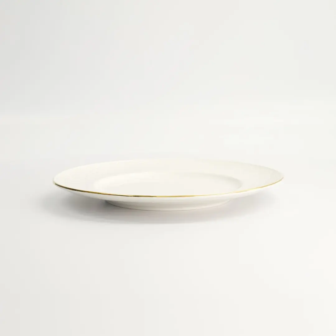 Tokyo Design Studio Nippon White Gold Rim Bord Wave 23cm - Wit/Gouden Rand