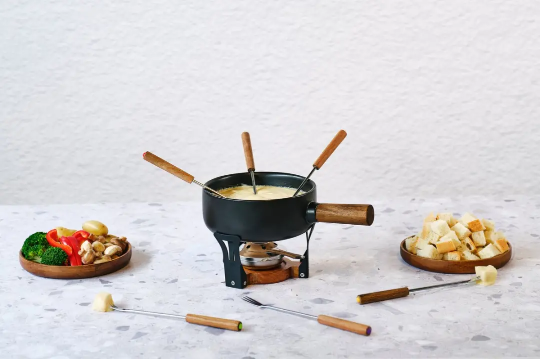 Cosy&Trendy Aspen Fondue Ø20,5cm - Stoneware - 6 Vorken - Zwart