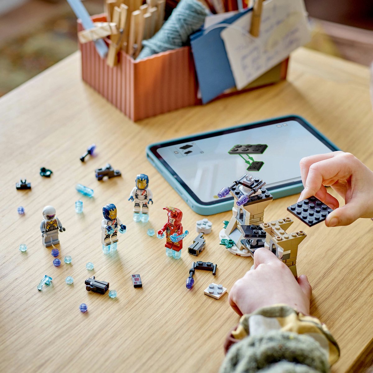 LEGO Marvel Iron Man & Iron Legion vs. Hydra soldaat - 76288