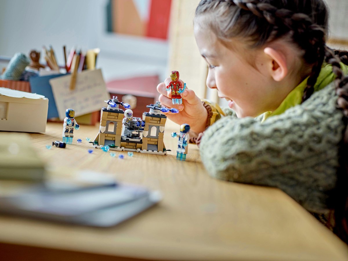 LEGO Marvel Iron Man & Iron Legion vs. Hydra soldaat - 76288