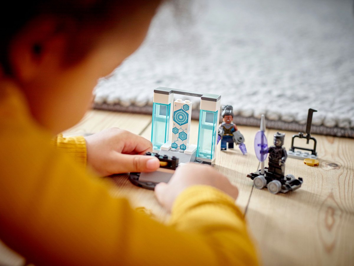 LEGO Marvel Black Panther - Shuri's Lab - 76212